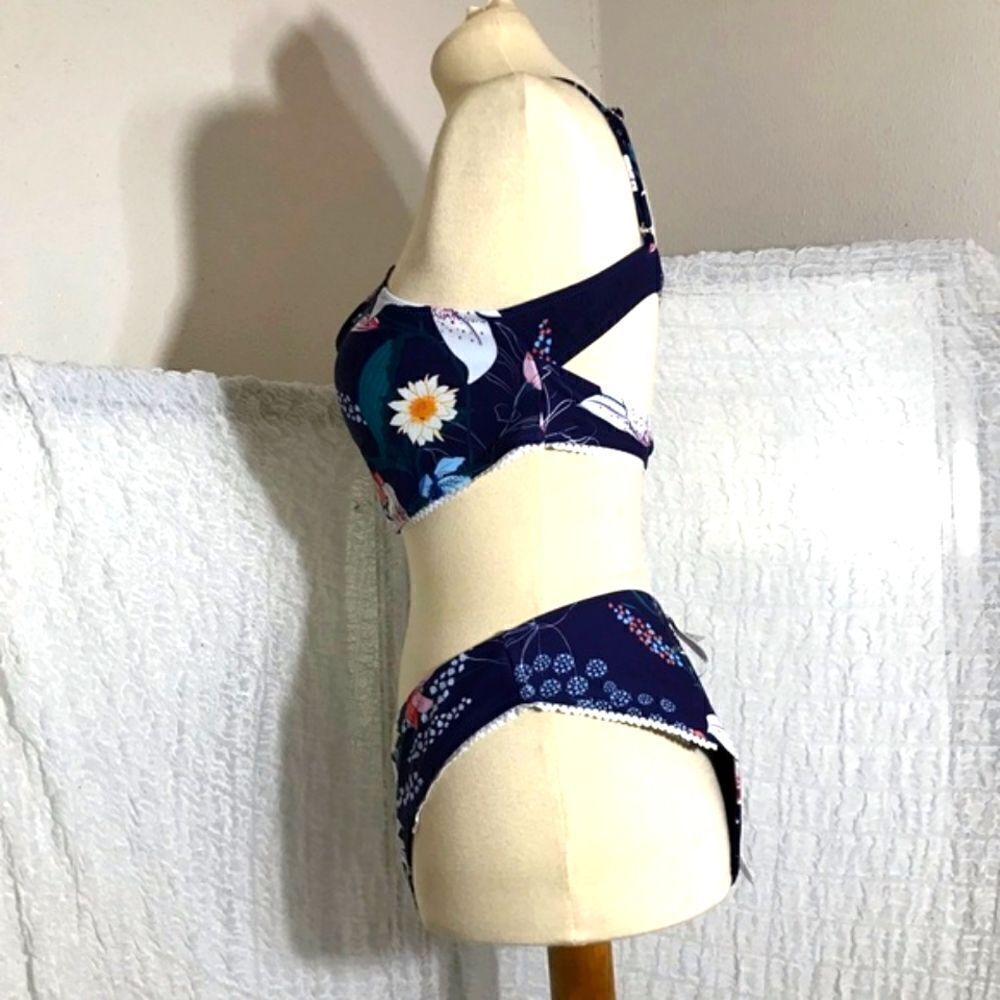 Cupshe NWT Navy Floral Bikini Size XXL - Picture 3 of 12